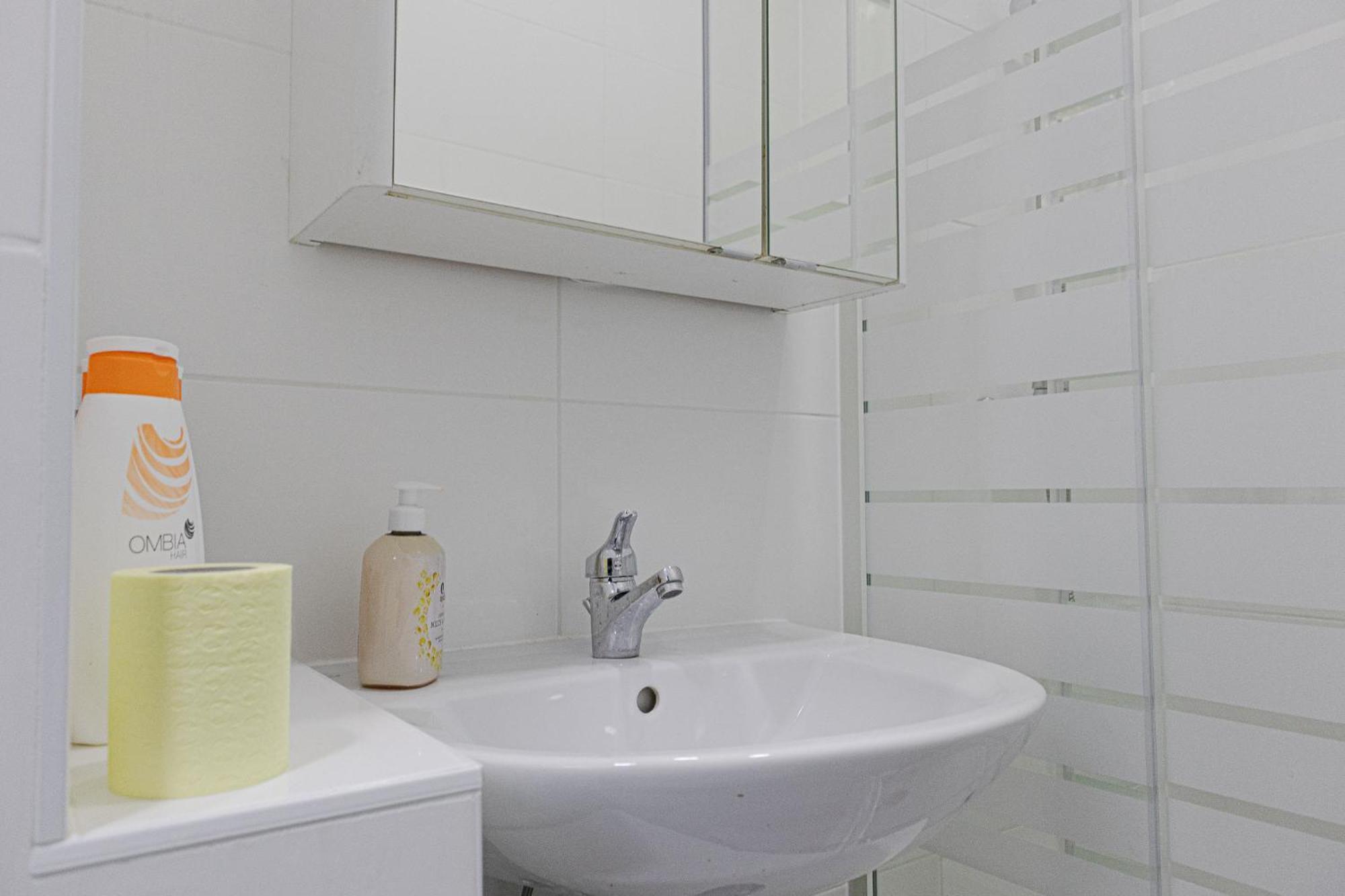 Affordable 5-Br Shared Apartment / Enkplatz U3 Getaway 비엔나 외부 사진